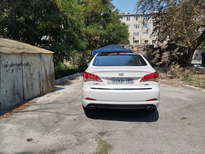 Hyundai i40-10