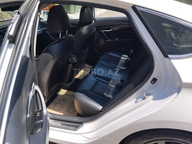 Hyundai i40-16