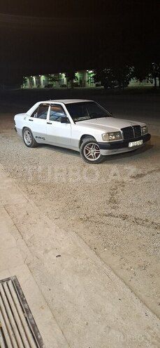 Mercedes 190-1