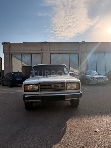 LADA (VAZ) 2107-1