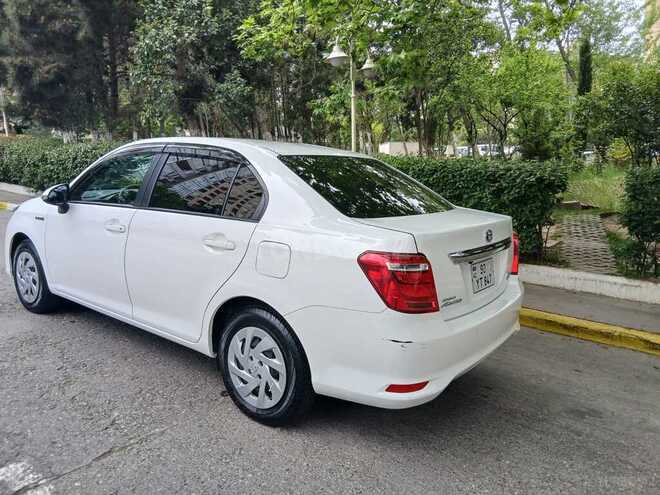 Toyota Corolla Axio-6