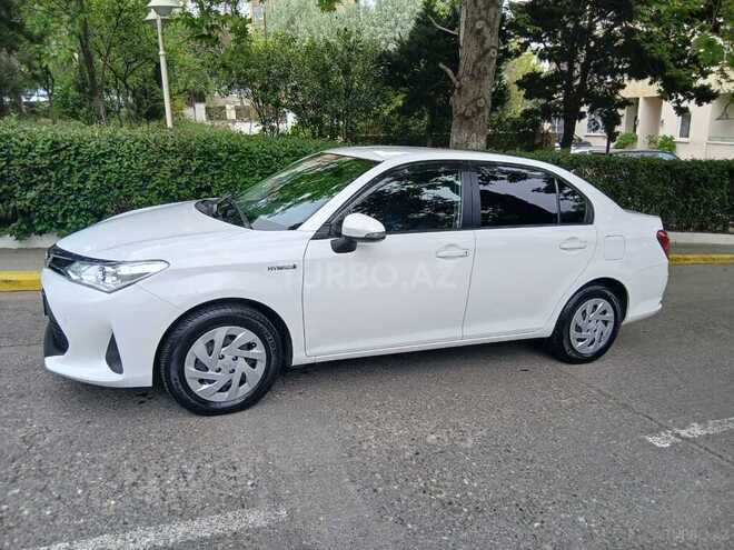 Toyota Corolla Axio-4