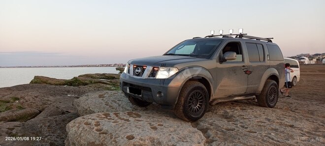 Nissan Pathfinder-9