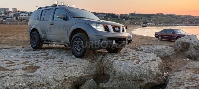 Nissan Pathfinder-8