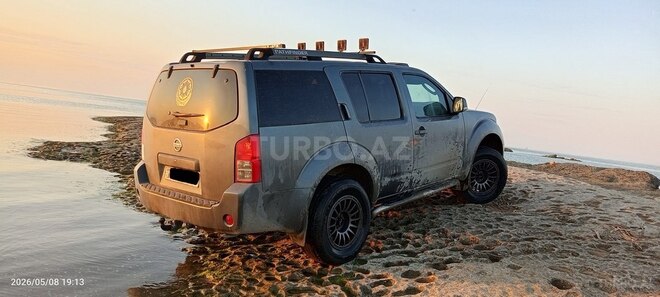 Nissan Pathfinder-10