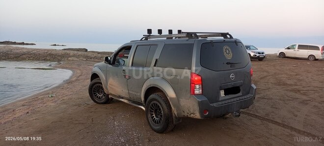Nissan Pathfinder-11