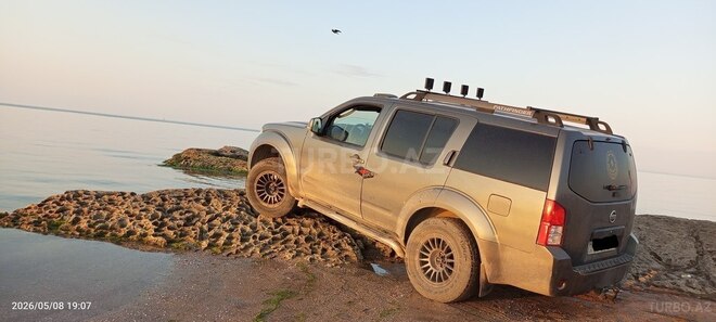 Nissan Pathfinder-6