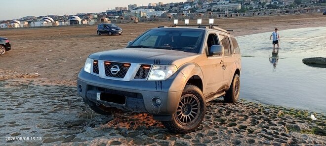 Nissan Pathfinder-1