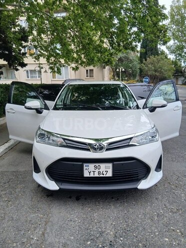 Toyota Corolla Axio-2