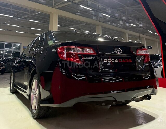 Toyota Camry-9