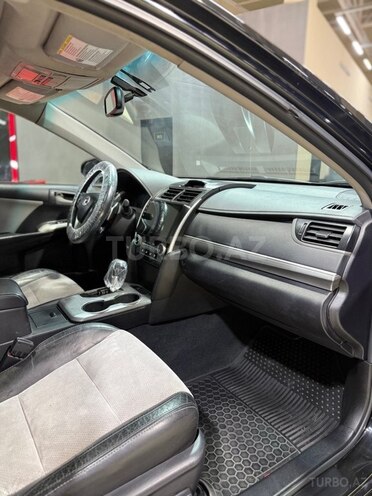 Toyota Camry-15
