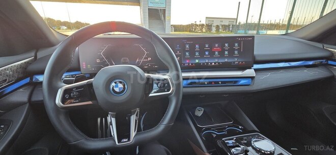 BMW i5-9