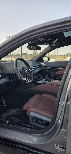 BMW i5-5