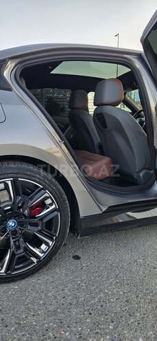 BMW i5-8