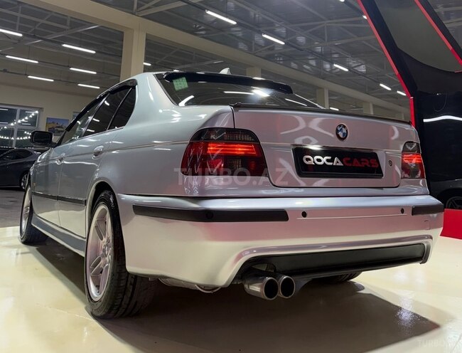 BMW 528-9