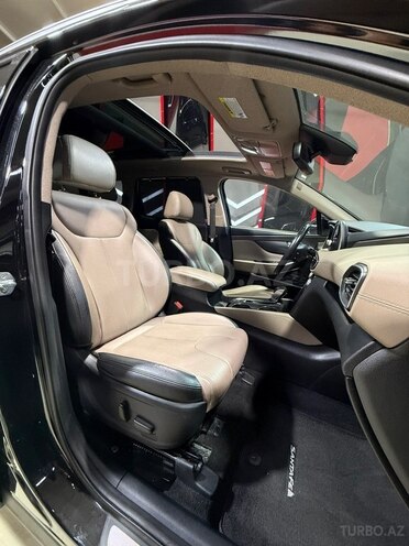 Hyundai Santa Fe-13