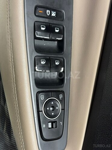 Hyundai Santa Fe-23