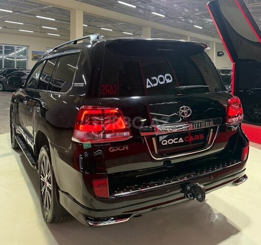 Toyota Land Cruiser-8