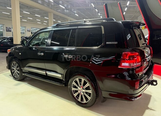 Toyota Land Cruiser-6