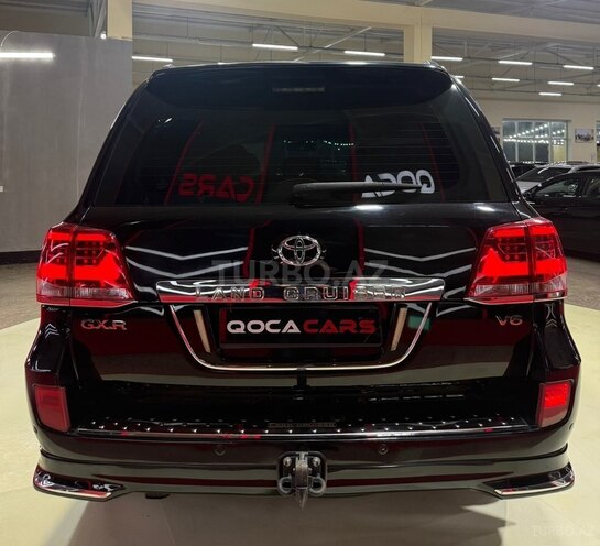 Toyota Land Cruiser-10
