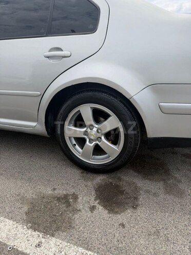Volkswagen Jetta-11