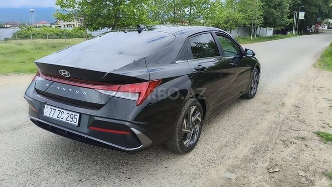 Hyundai Elantra-4
