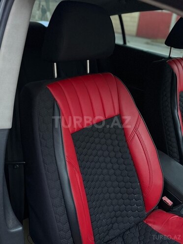 Volkswagen Passat-12