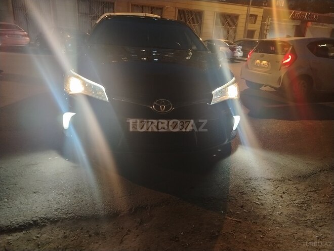 Toyota Camry-9