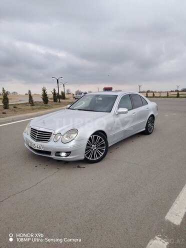 Mercedes E 320-1