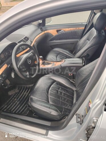 Mercedes E 320-9