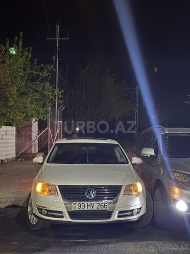 Volkswagen Passat-1