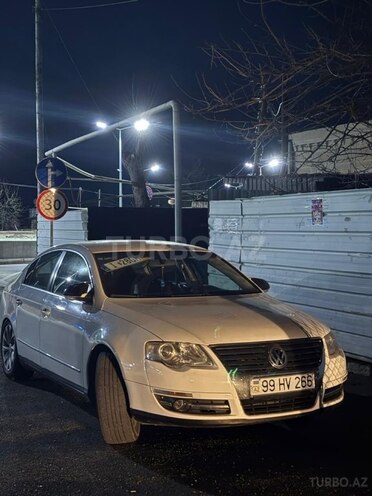 Volkswagen Passat-8