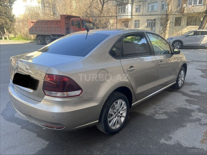 Volkswagen Polo-4