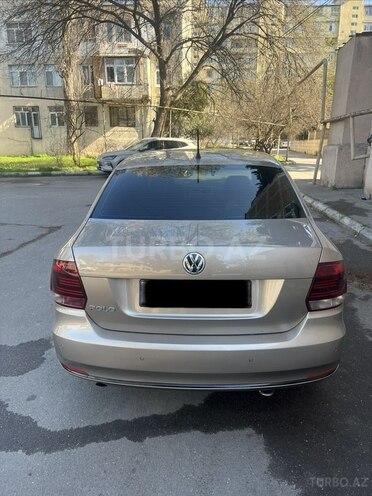 Volkswagen Polo-5