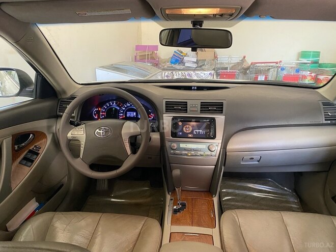 Toyota Aurion-9