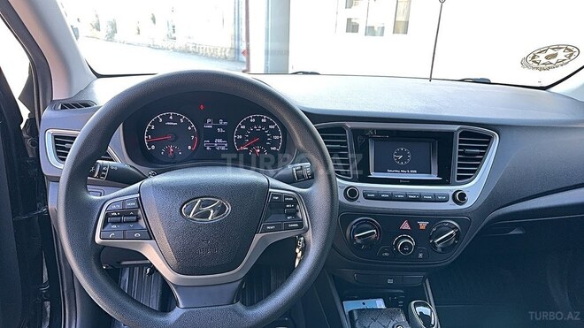 Hyundai Accent-3