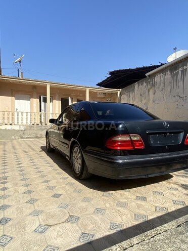 Mercedes E 240-5