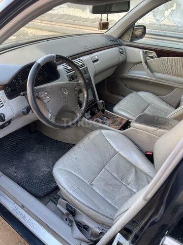 Mercedes E 240-6