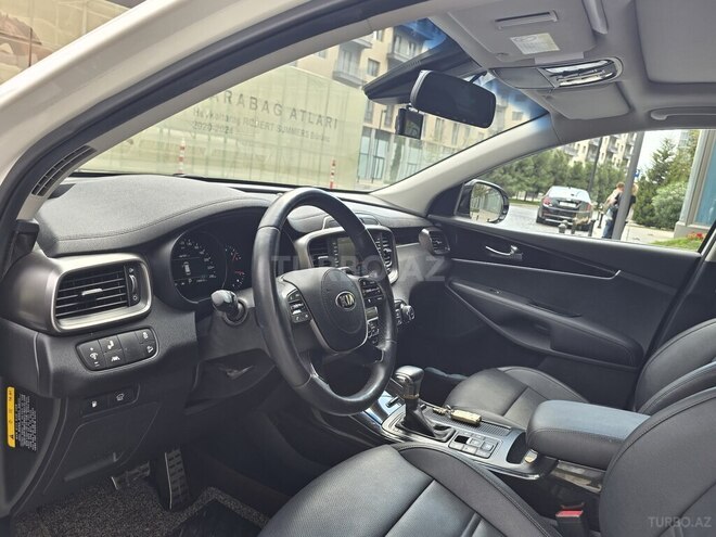 Kia Sorento-9
