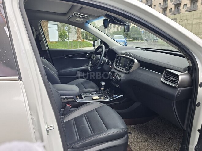 Kia Sorento-13
