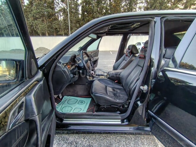 Mercedes E 240-19