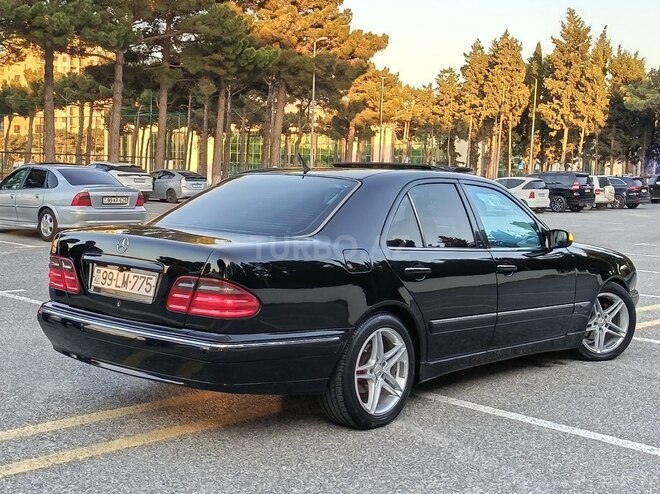 Mercedes E 240-12