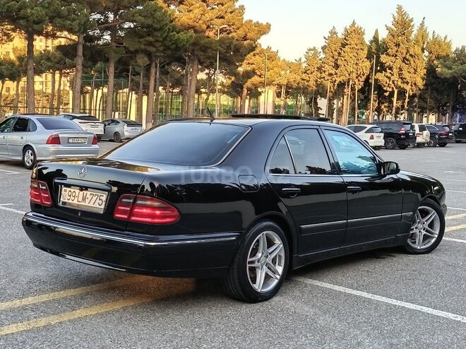 Mercedes E 240-10