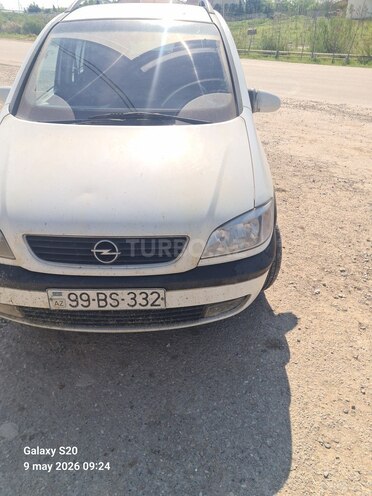 Opel Zafira-1