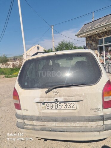 Opel Zafira-2