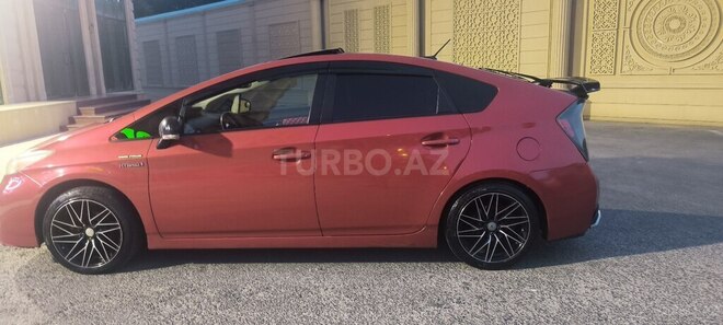 Toyota Prius-5