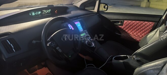 Toyota Prius-13