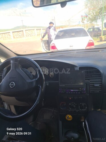 Opel Zafira-4