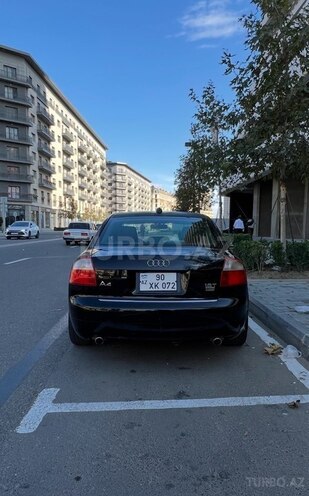Audi A4-3