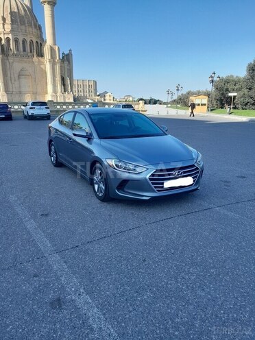 Hyundai Elantra-1